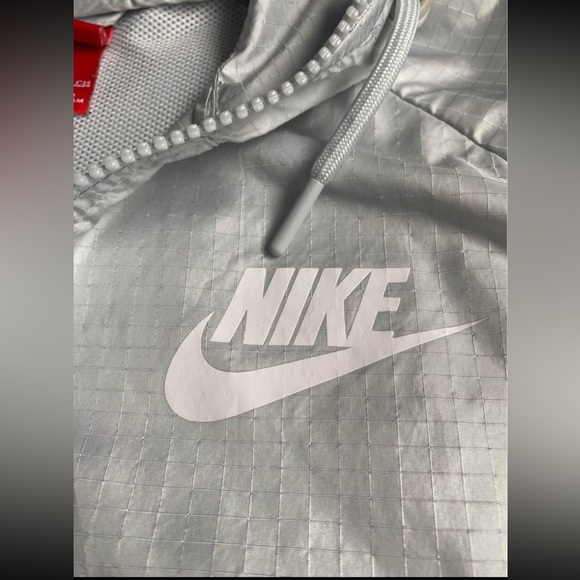 Nike Small/medium windbreaker jacket, Nike jacket - Picture 3 of 9
